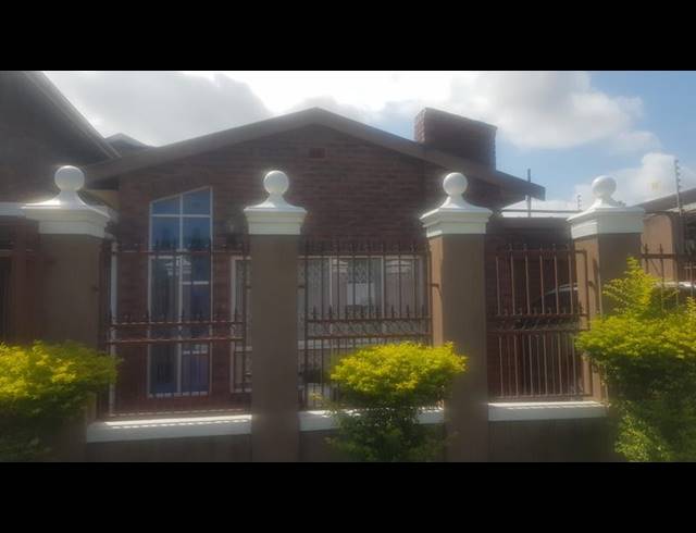 5 BEDROOM HOUSE FOR SALE IN PALMVIEW